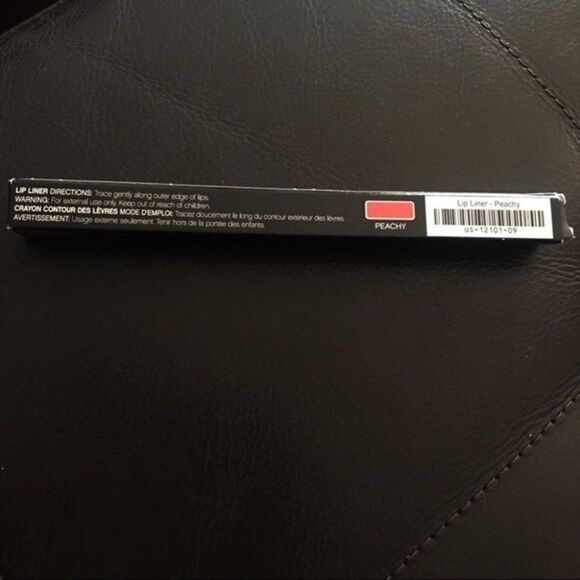 NIB Younique Moodstruck Precision lip liner - Picture 3 of 5